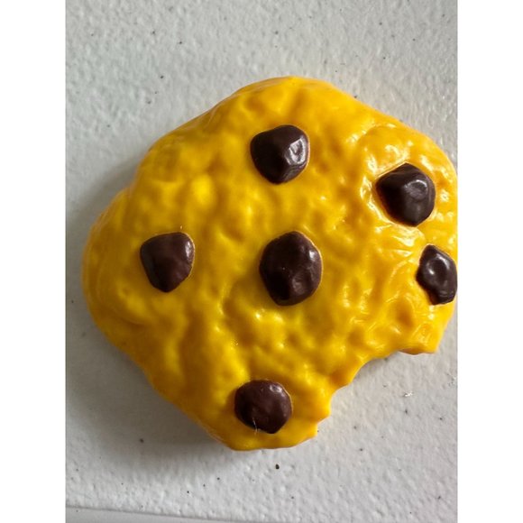 Vintage Baby I Know Yellow Cookie Chocolate Chip Replacement Part Six Chips 2000 - Picture 3 of 3